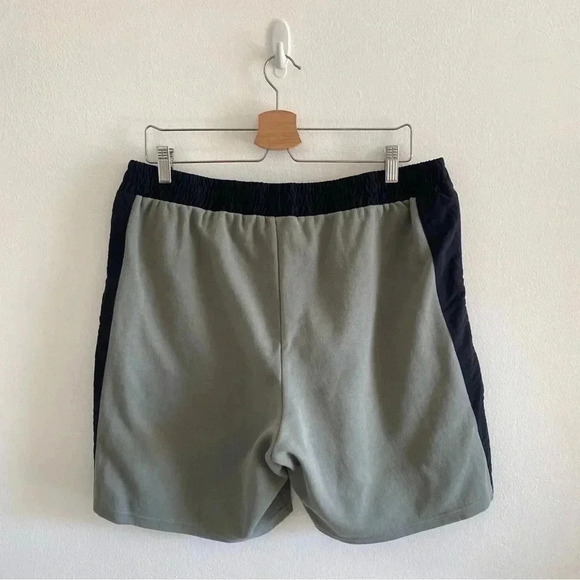 The North Face Tech Short Sz XL Khaki Black - Picture 6 of 7